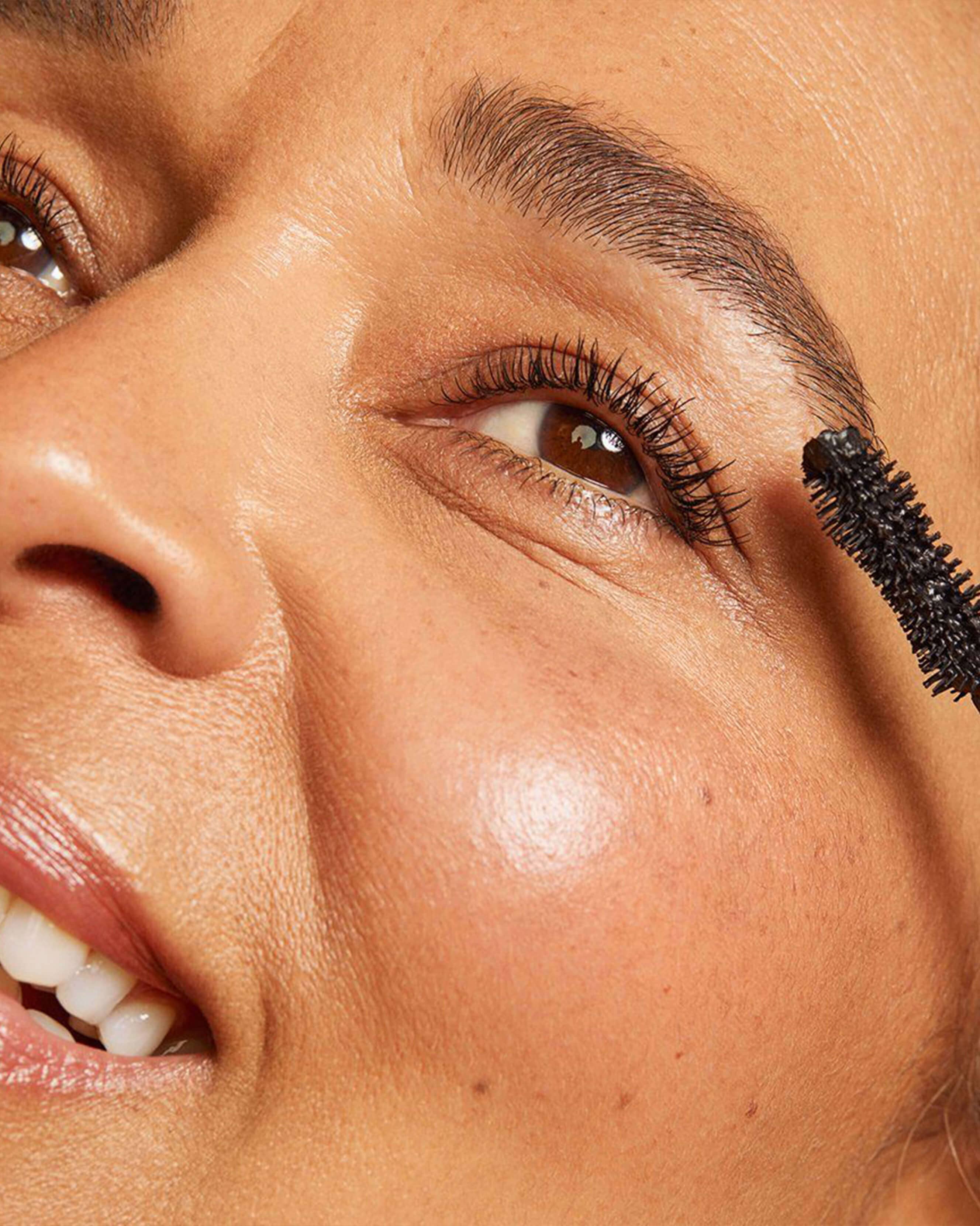 Fullest Volumizing Mascara