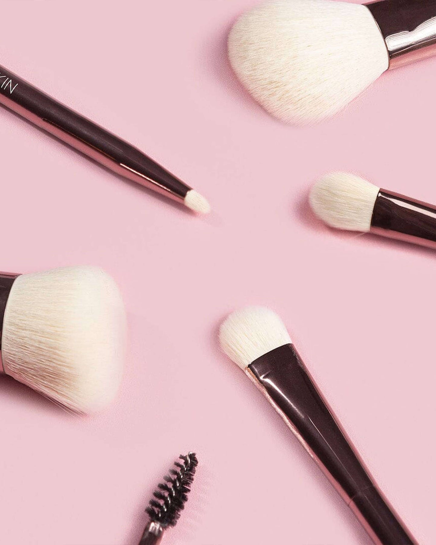 Sustainable Luxury Crease Brush